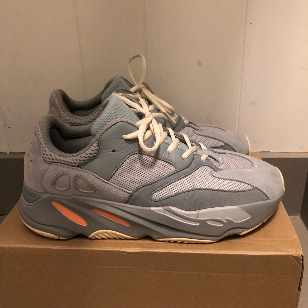 Yeezy 700 Ineria size 11